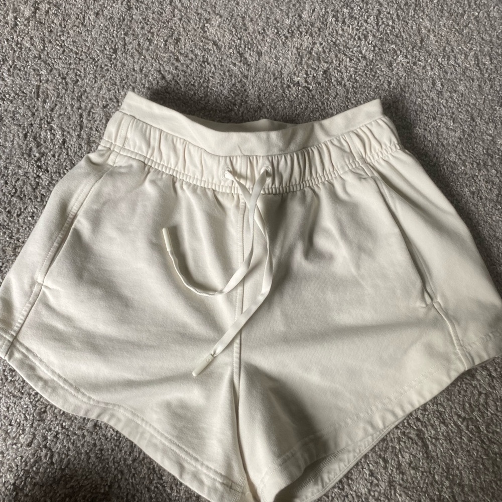 Women's Cream Shorts